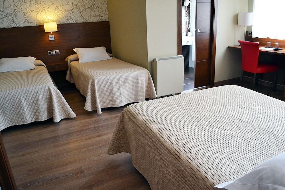 Hotel Piramide Portonovo Zewnętrze zdjęcie