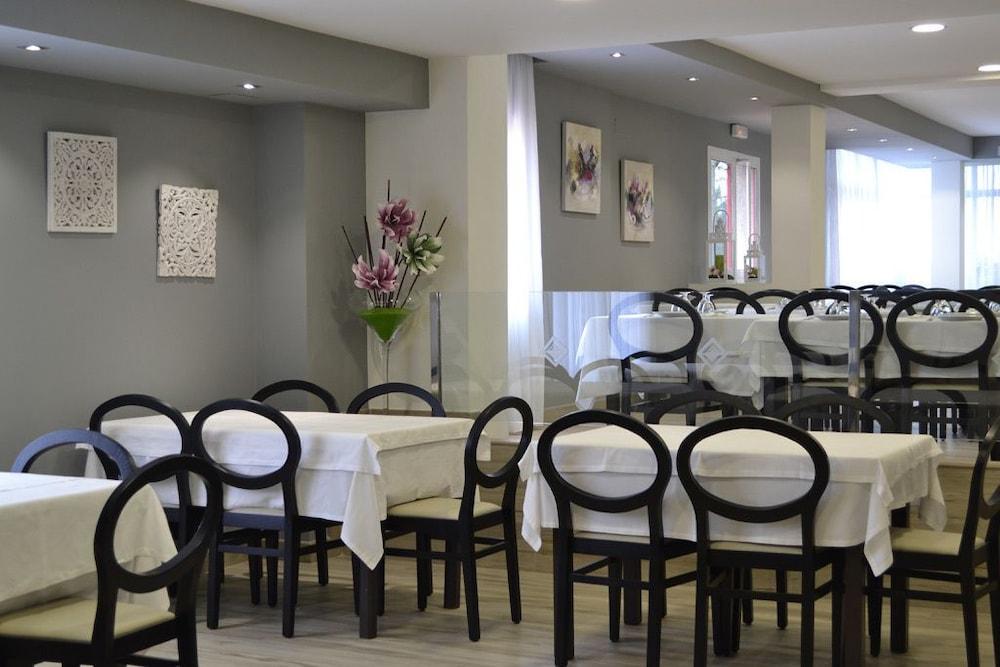 Hotel Piramide Portonovo Zewnętrze zdjęcie