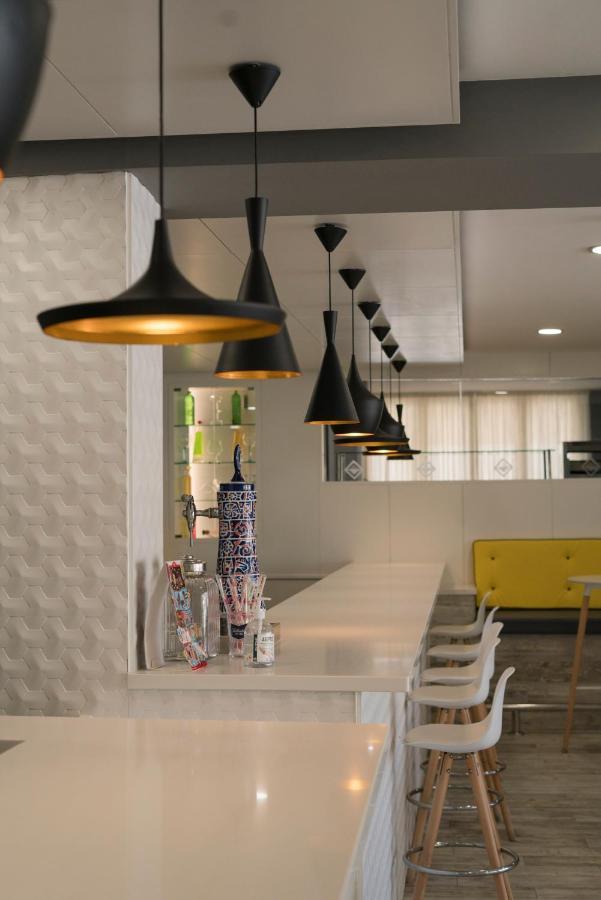 Hotel Piramide Portonovo Zewnętrze zdjęcie