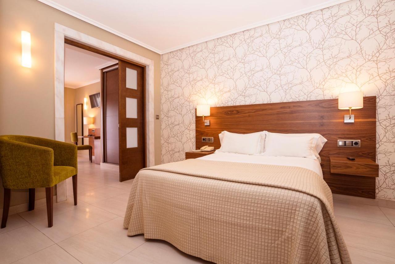 Hotel Piramide Portonovo Zewnętrze zdjęcie