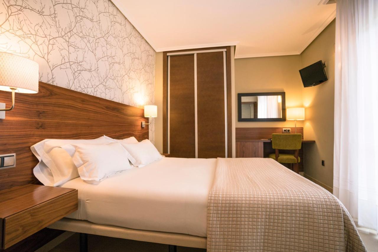 Hotel Piramide Portonovo Zewnętrze zdjęcie