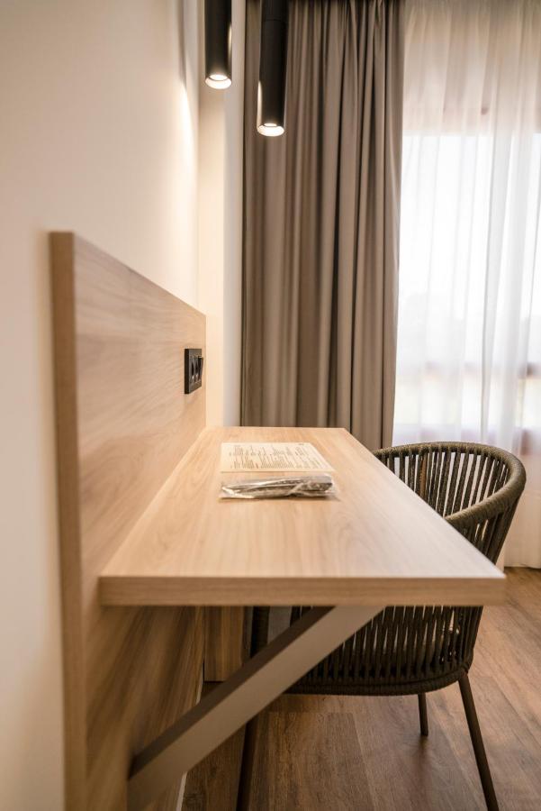 Hotel Piramide Portonovo Zewnętrze zdjęcie