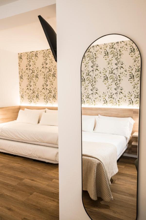 Hotel Piramide Portonovo Zewnętrze zdjęcie