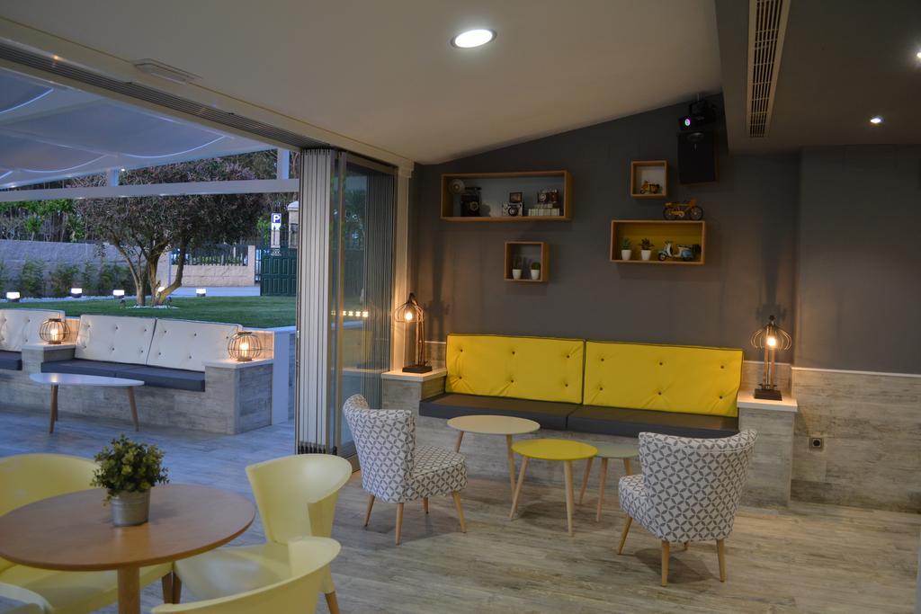 Hotel Piramide Portonovo Zewnętrze zdjęcie